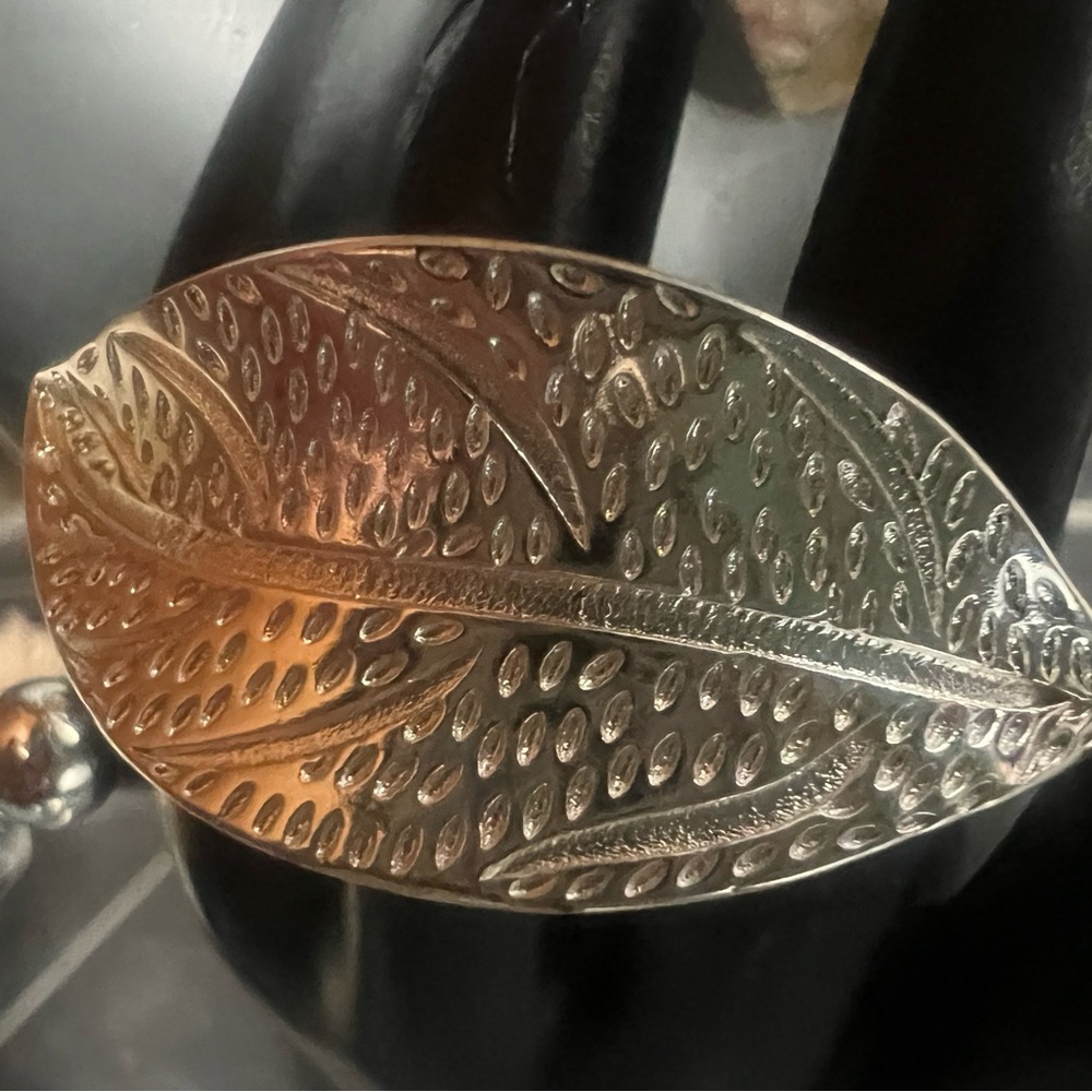 Silver Leaf adjustable bangle - Picture 9 of 16